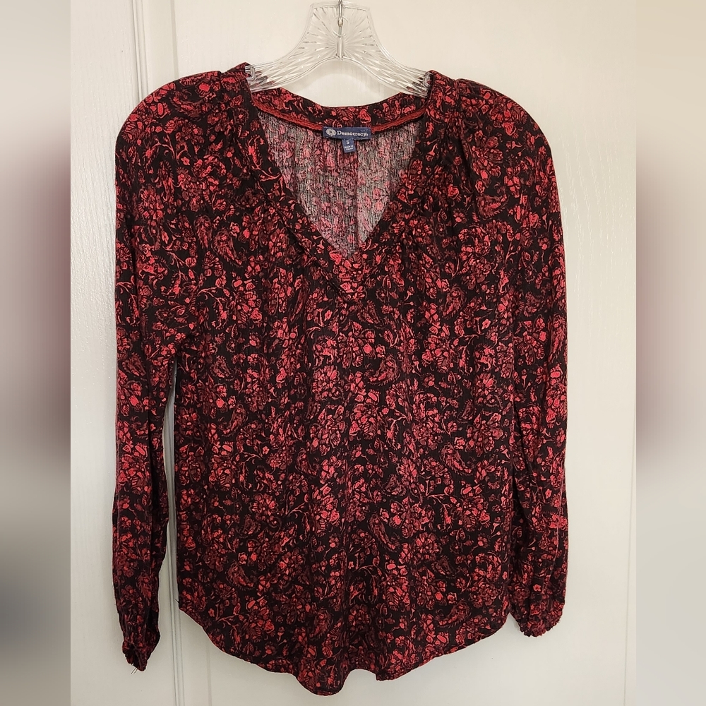 DEMOCRACY V-NECK FLORAL PAISLEY PRINT BLOUSE